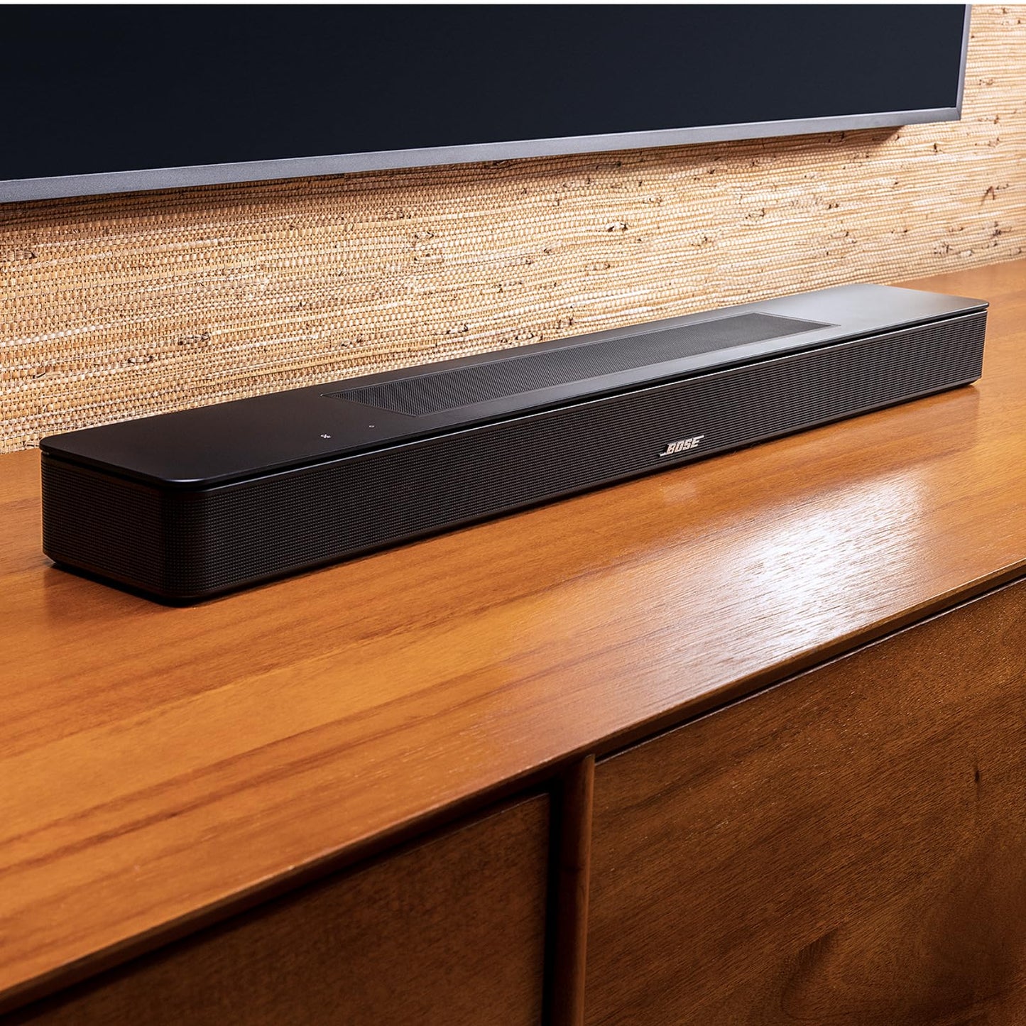 Bose Smart Dolby Atmos Soundbar, Soundbar-Lautsprecher mit Bluetooth mit integrierter Amazon Alexa-Sprachsteuerung und Works with Google Assistant - Funktion, Schwarz